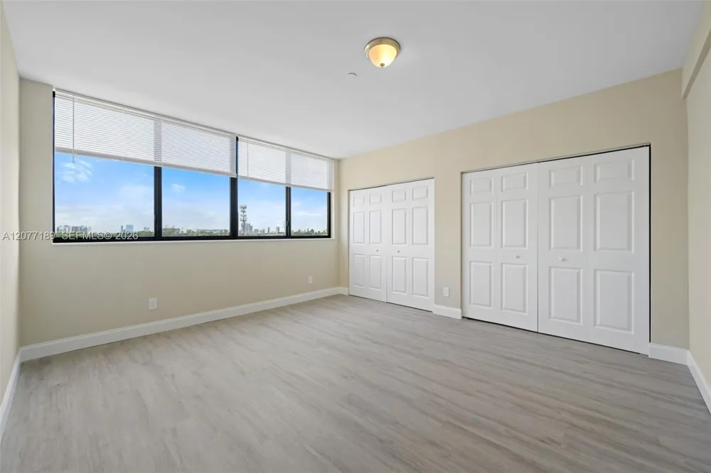1020 NW 2 Ave #301 Hallandale Beach, FL 33009