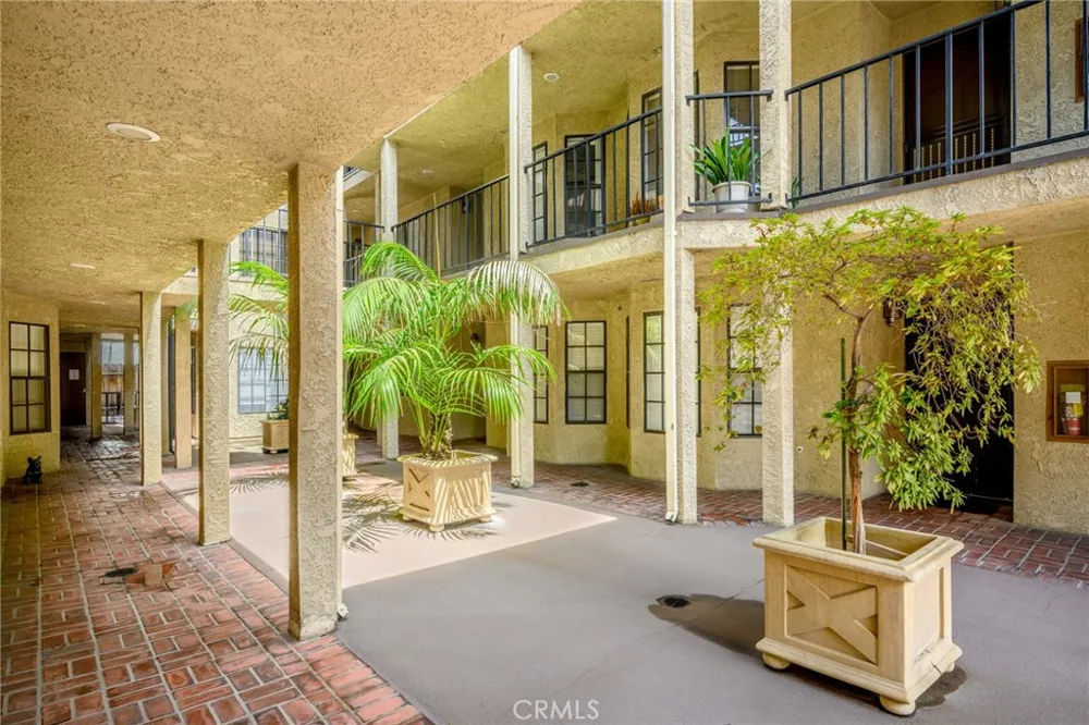 336 Louise Street #1 Glendale, CA 91206