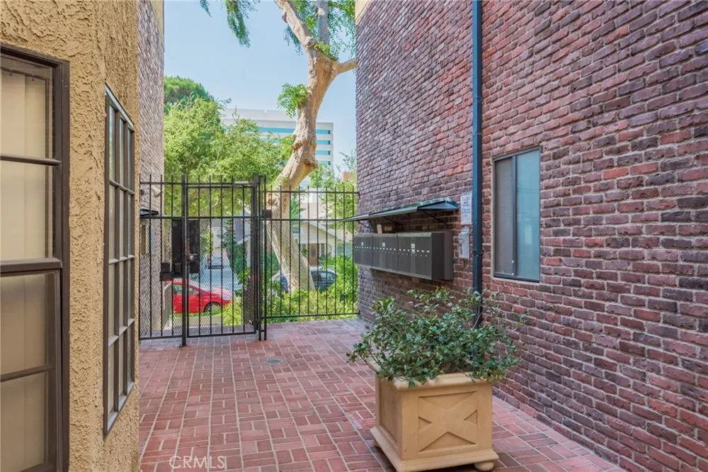 336 Louise Street #1 Glendale, CA 91206