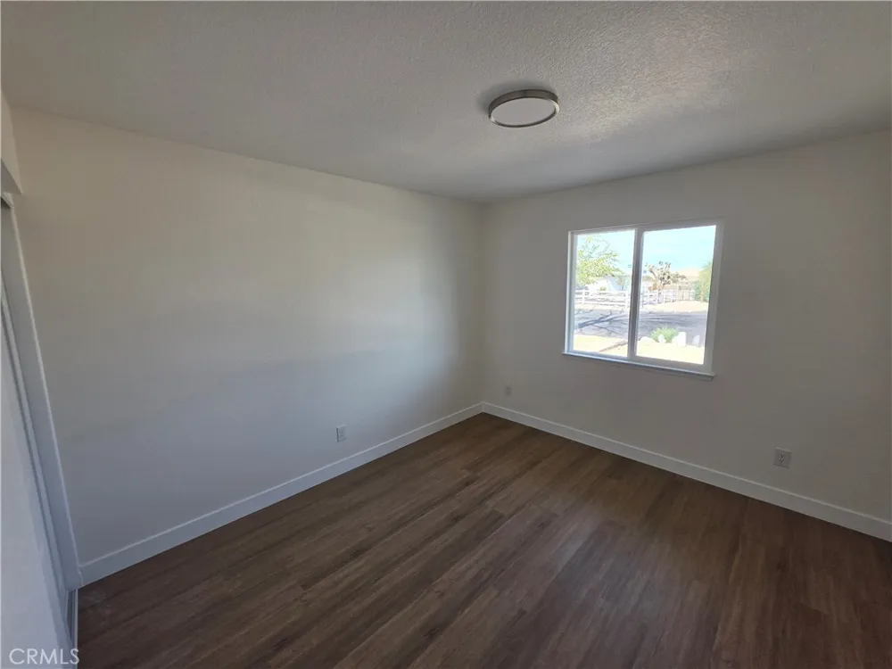 38997 164th E Lake Los Angeles, CA 93591