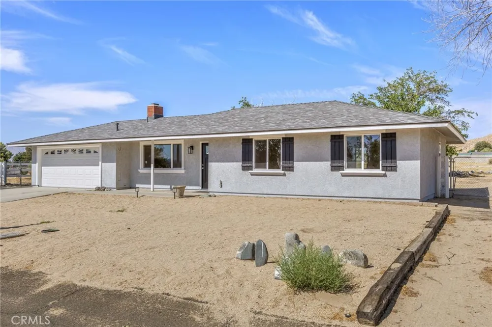 38997 164th E Lake Los Angeles, CA 93591