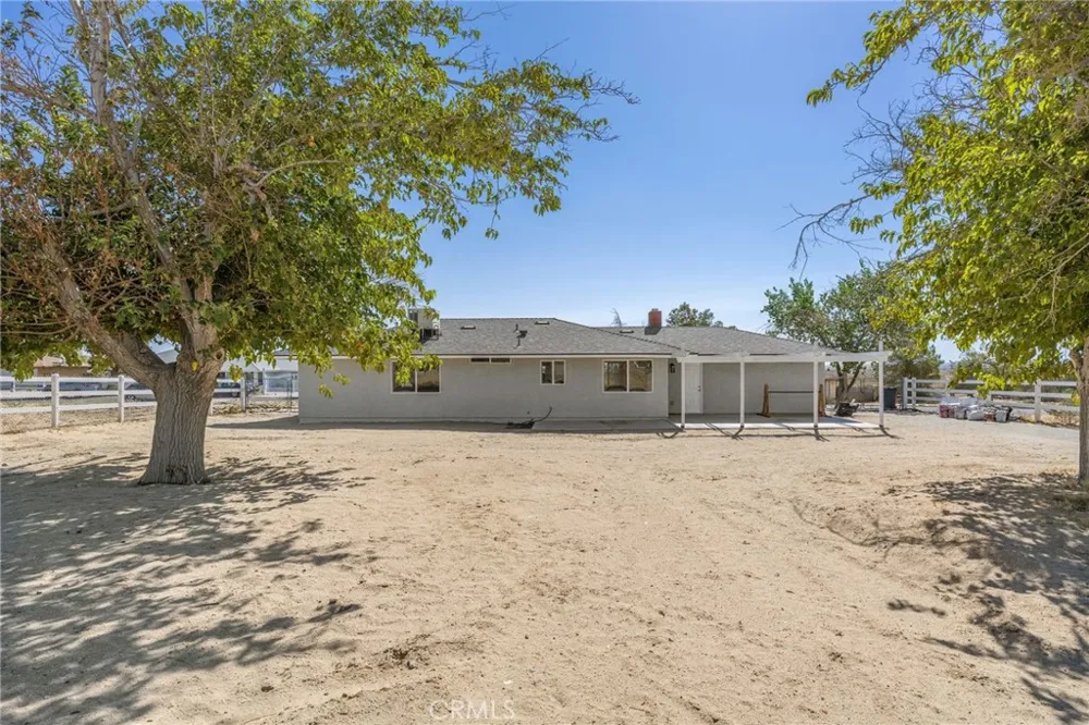 38997 164th E Lake Los Angeles, CA 93591