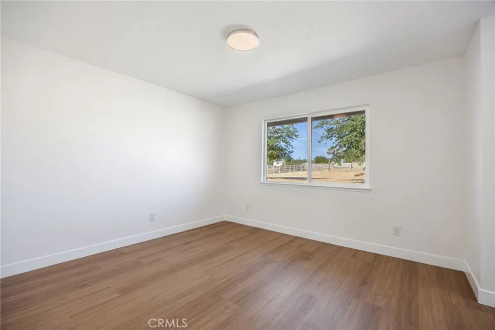 38997 164th E Lake Los Angeles, CA 93591