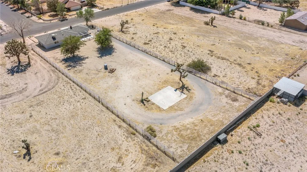 38997 164th E Lake Los Angeles, CA 93591