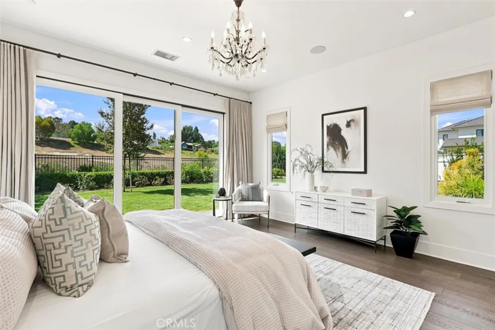 18 Phillips Ranch Road Rolling Hills Estates, CA 90274