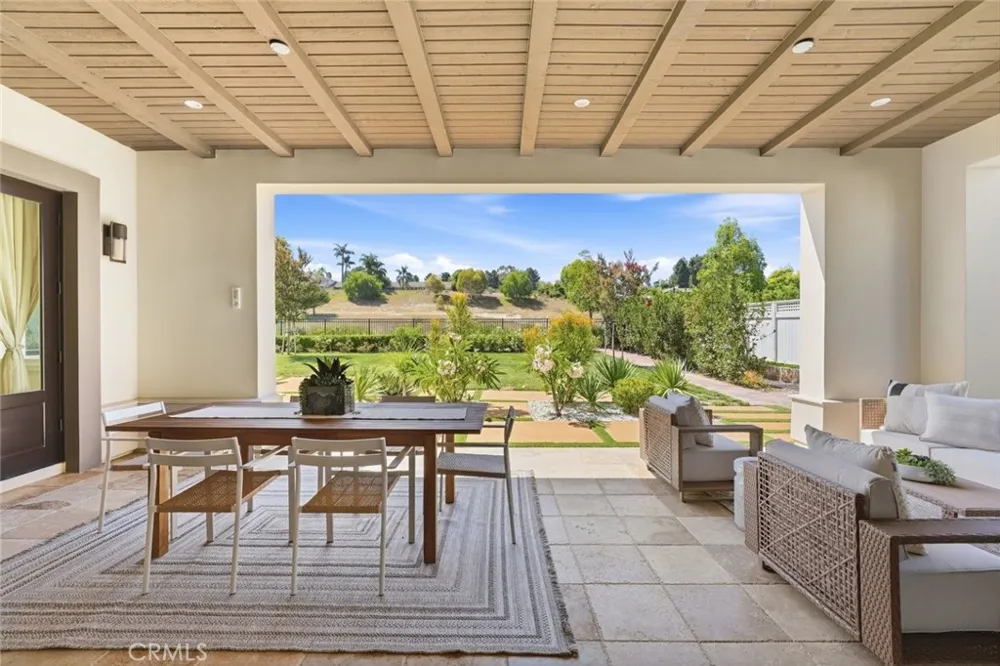 18 Phillips Ranch Road Rolling Hills Estates, CA 90274