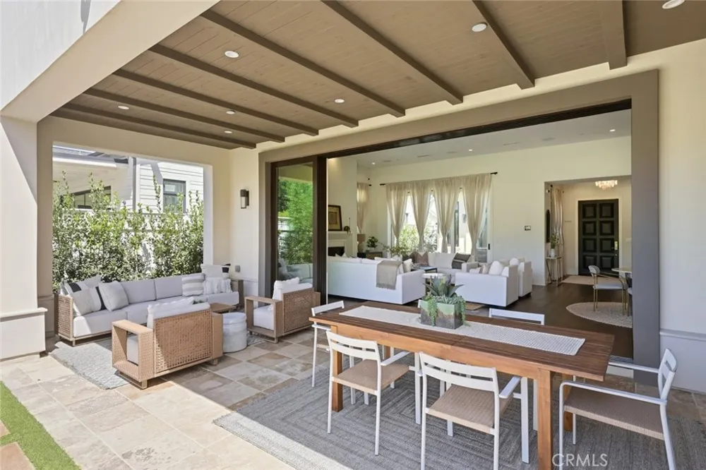 18 Phillips Ranch Road Rolling Hills Estates, CA 90274