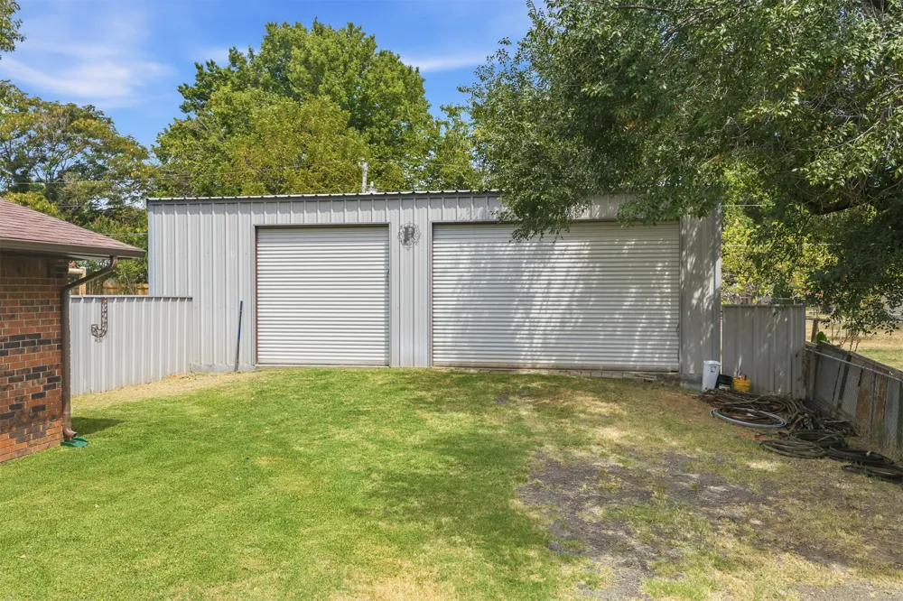 1206 E Schmid Wynnewood, OK 73098