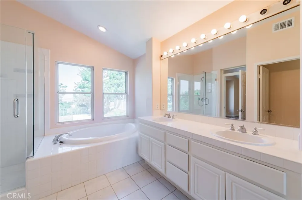 18907 Bentley Rowland Heights, CA 91748