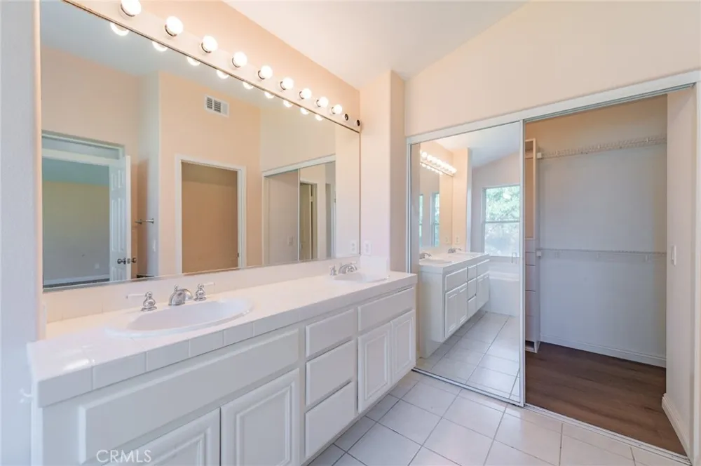 18907 Bentley Rowland Heights, CA 91748