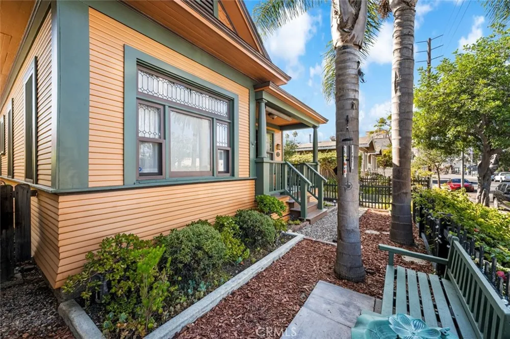 748 Daisy Avenue Long Beach, CA 90813