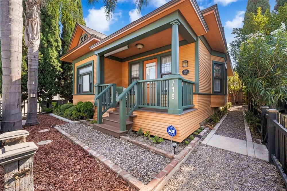 748 Daisy Avenue Long Beach, CA 90813