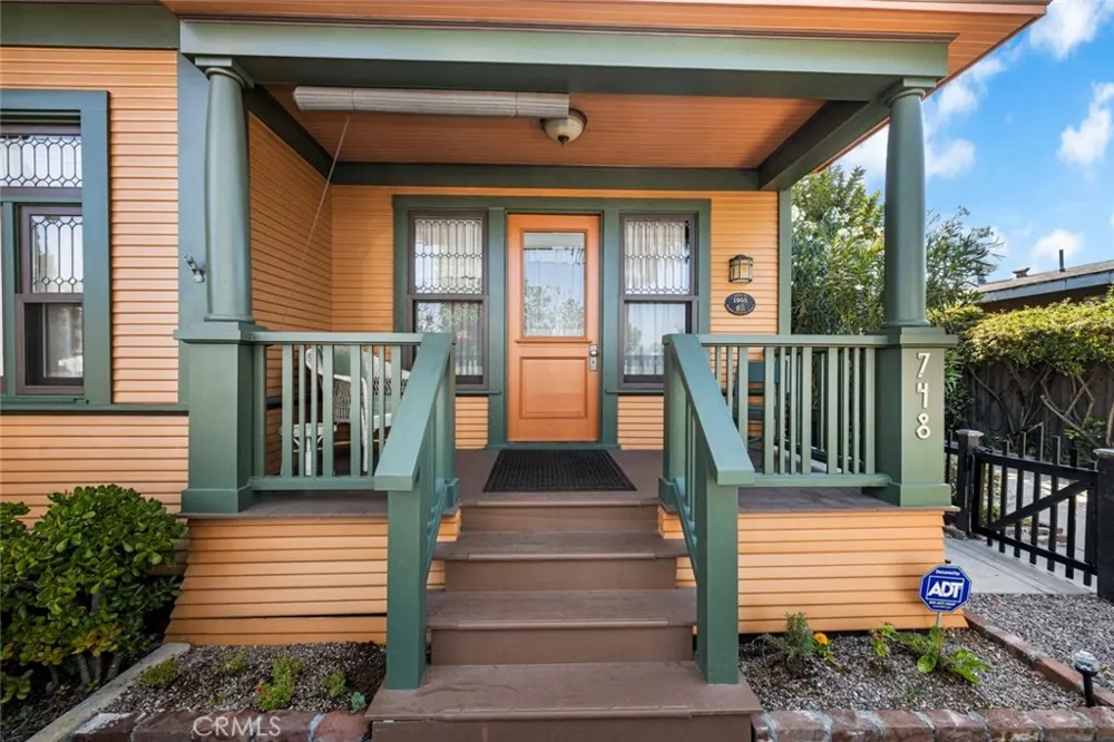 748 Daisy Avenue Long Beach, CA 90813