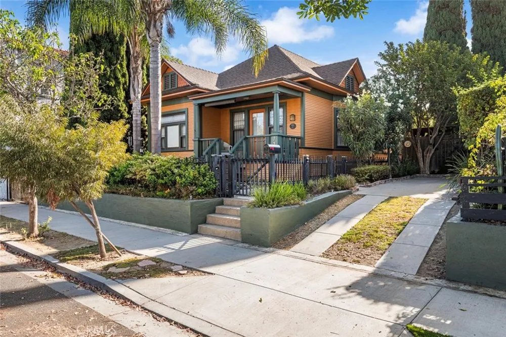 748 Daisy Avenue Long Beach, CA 90813