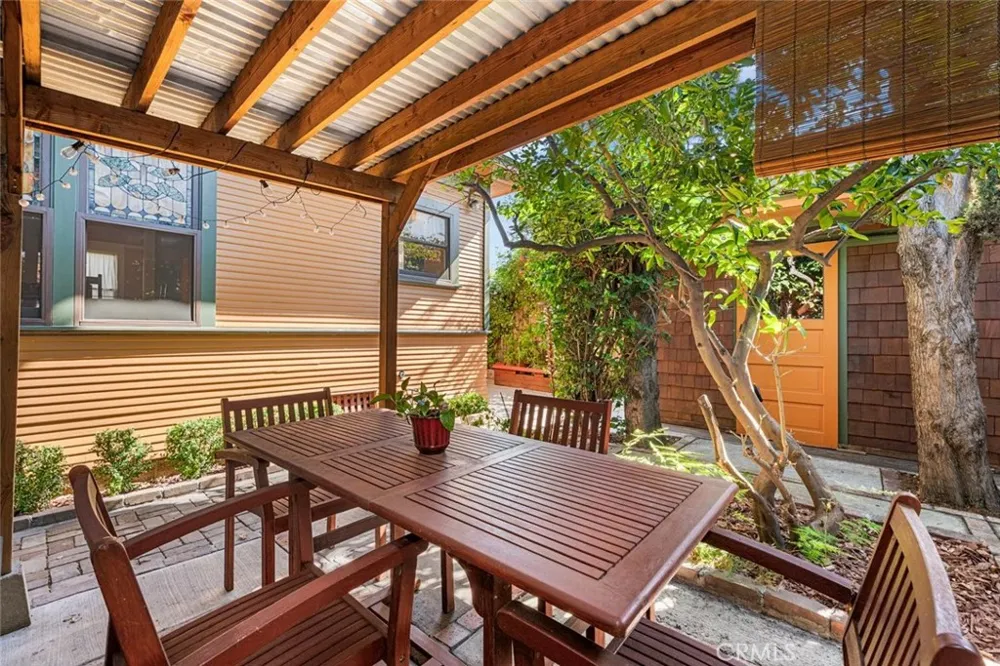 748 Daisy Avenue Long Beach, CA 90813