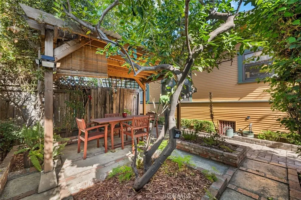 748 Daisy Avenue Long Beach, CA 90813