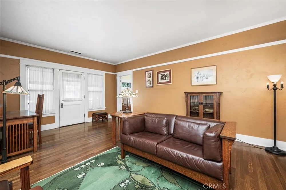 748 Daisy Avenue Long Beach, CA 90813