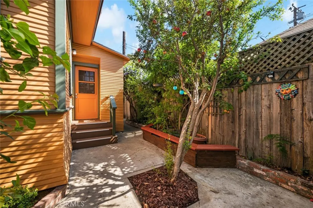 748 Daisy Avenue Long Beach, CA 90813