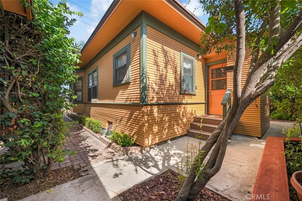 748 Daisy Avenue Long Beach, CA 90813