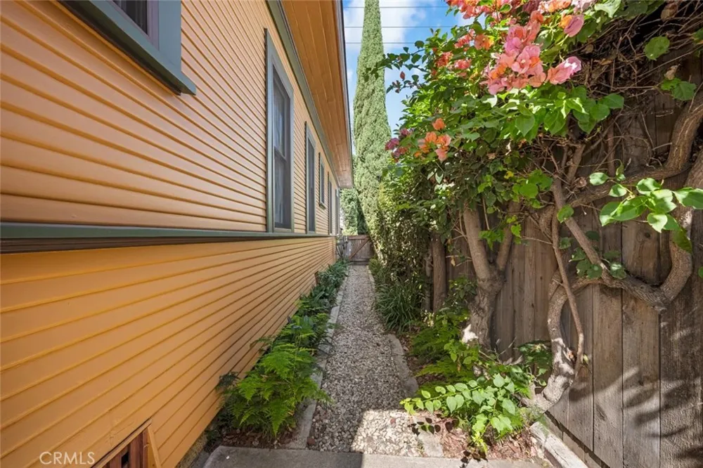 748 Daisy Avenue Long Beach, CA 90813