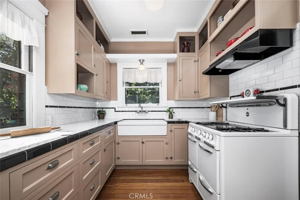 748 Daisy Avenue Long Beach, CA 90813