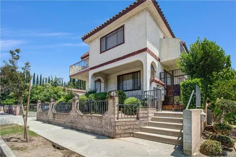 226 Chandler #B