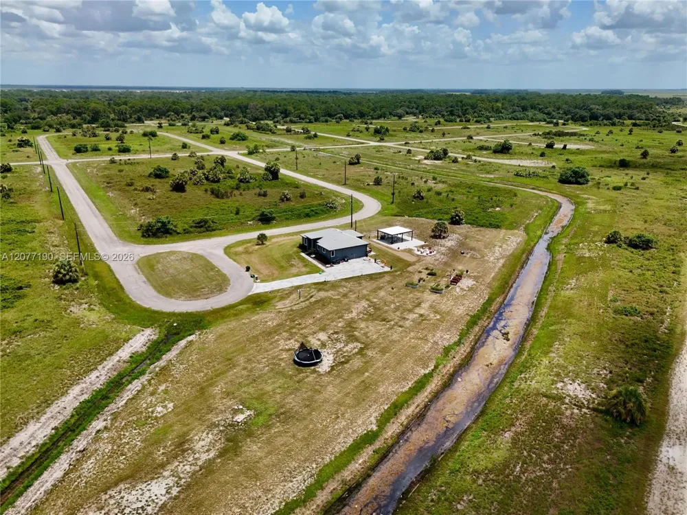 218 LYNBROOK LOOP La Belle, FL 33935