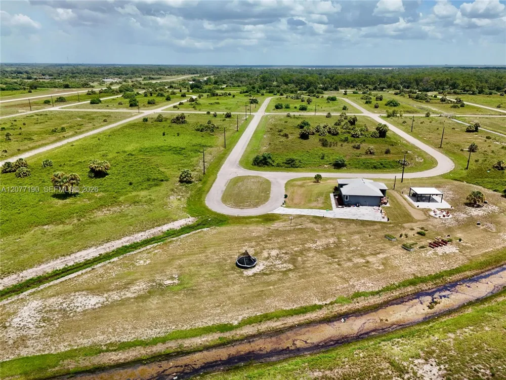 218 LYNBROOK LOOP La Belle, FL 33935