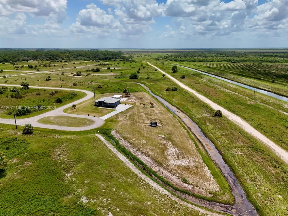 218 LYNBROOK LOOP La Belle, FL 33935