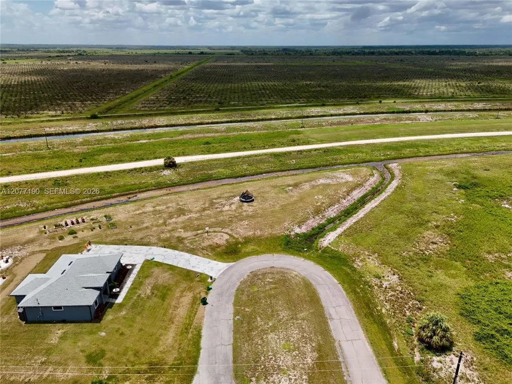 218 LYNBROOK LOOP La Belle, FL 33935