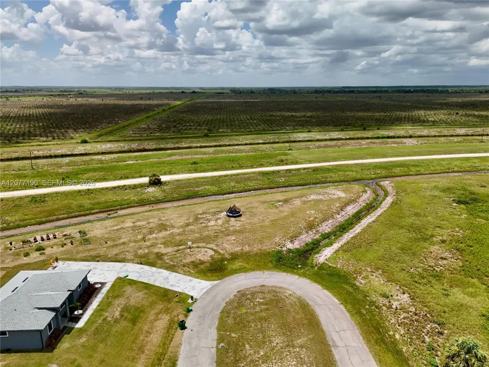 218 LYNBROOK LOOP La Belle, FL 33935