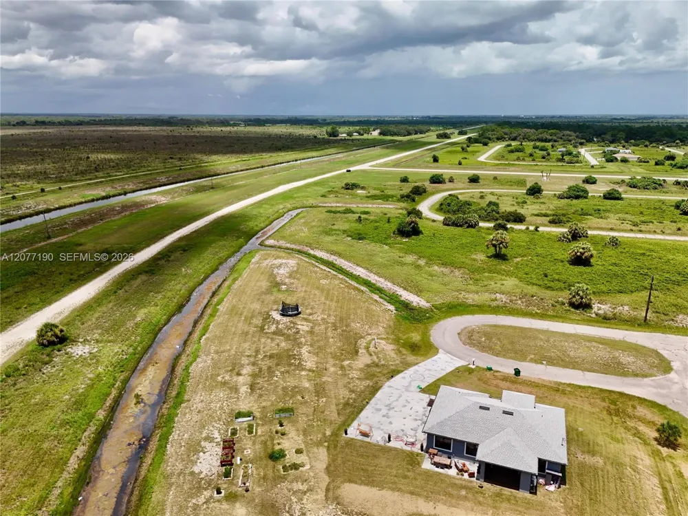 218 LYNBROOK LOOP La Belle, FL 33935