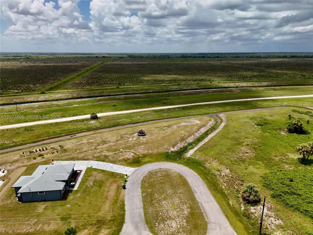 218 LYNBROOK LOOP La Belle, FL 33935