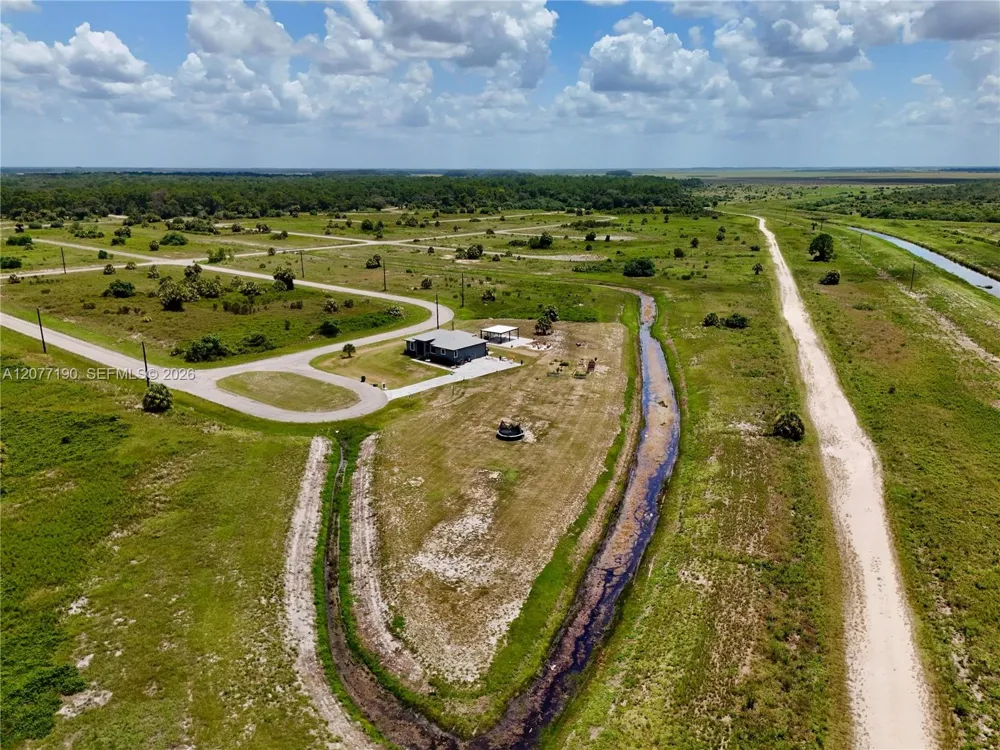 218 LYNBROOK LOOP La Belle, FL 33935