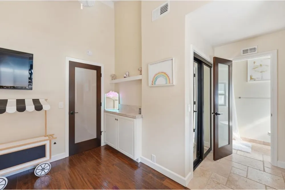 1907 Estrella De Mar Court #A Carlsbad, CA 92009