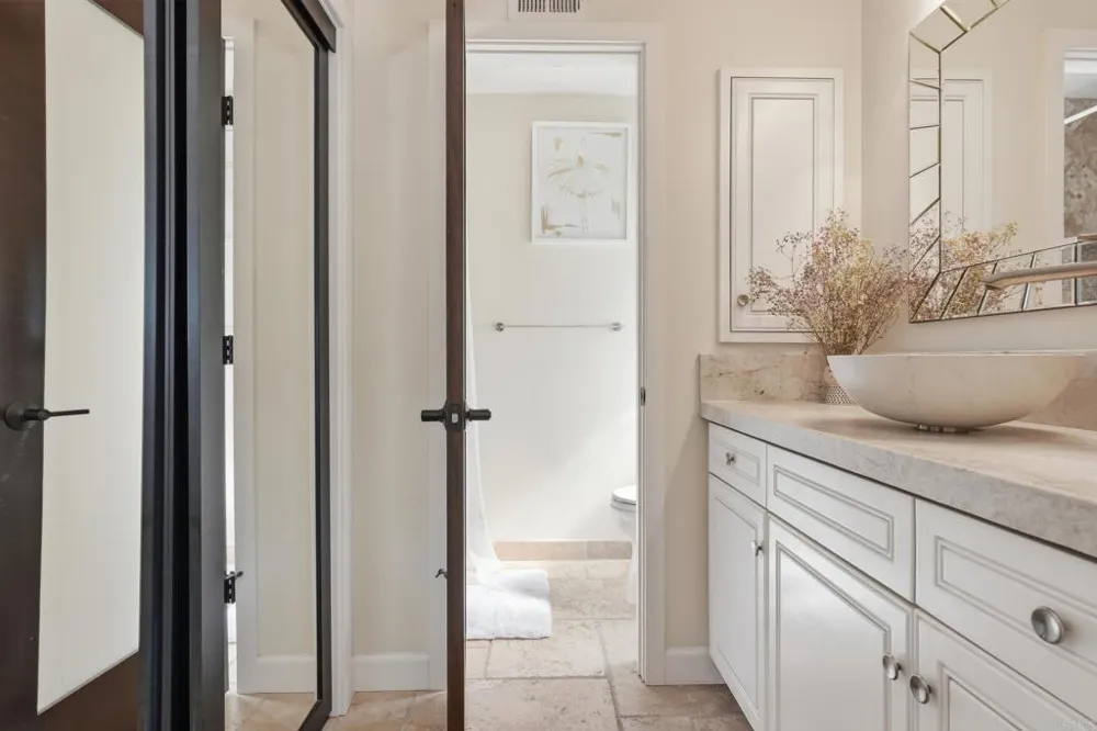 1907 Estrella De Mar Court #A Carlsbad, CA 92009