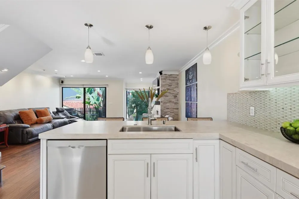 1907 Estrella De Mar Court #A Carlsbad, CA 92009
