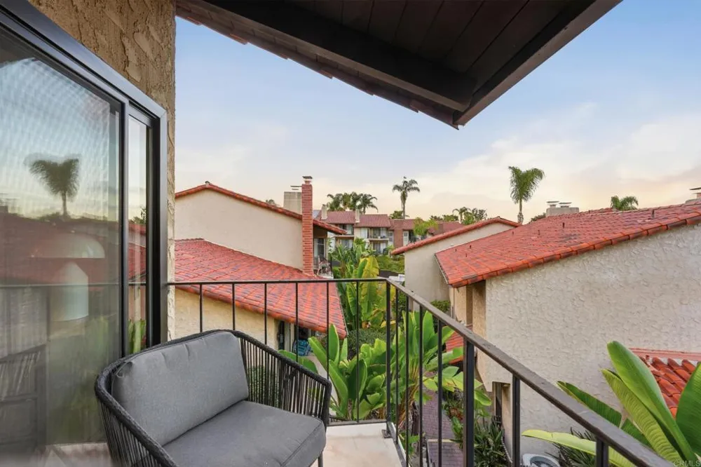 1907 Estrella De Mar Court #A Carlsbad, CA 92009