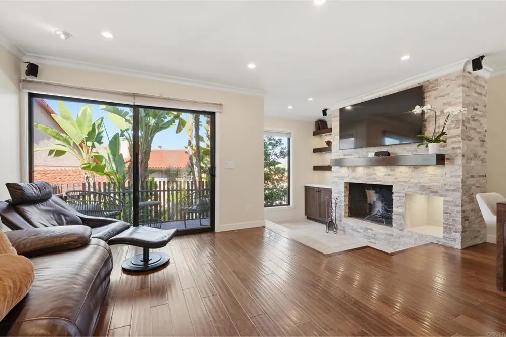 1907 Estrella De Mar Court #A Carlsbad, CA 92009