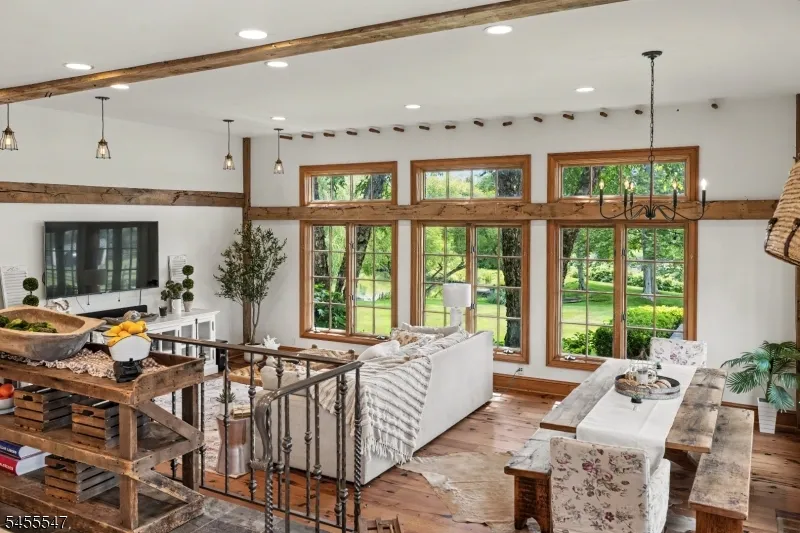 152 Harbourton Woodsville Hopewell, NJ 08530
