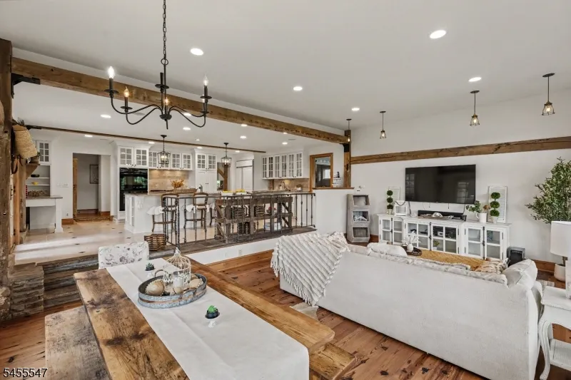 152 Harbourton Woodsville Hopewell, NJ 08530