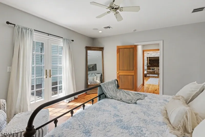 152 Harbourton Woodsville Hopewell, NJ 08530