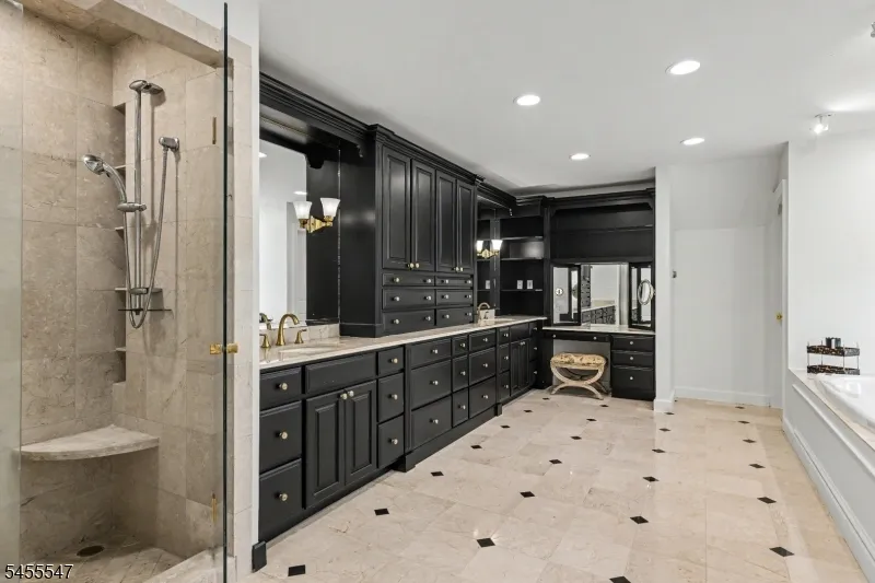 152 Harbourton Woodsville Hopewell, NJ 08530