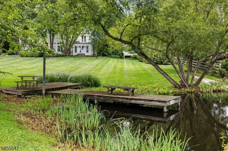 152 Harbourton Woodsville Hopewell, NJ 08530