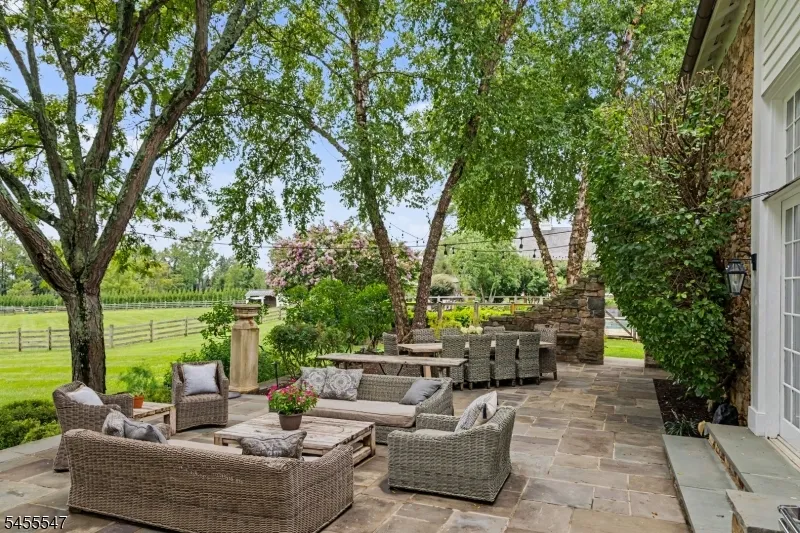152 Harbourton Woodsville Hopewell, NJ 08530