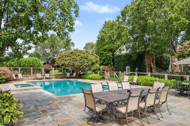152 Harbourton Woodsville Hopewell, NJ 08530