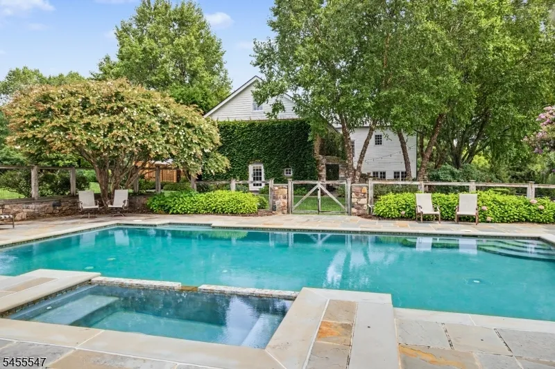 152 Harbourton Woodsville Hopewell, NJ 08530