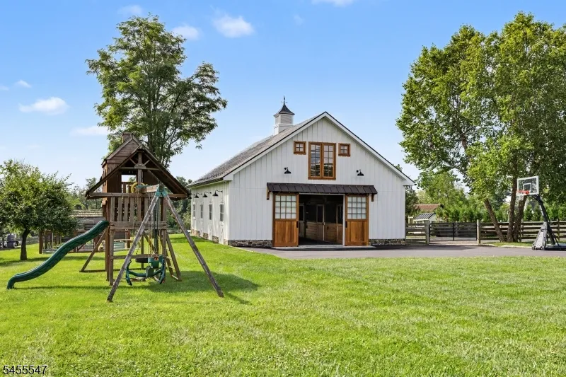152 Harbourton Woodsville Hopewell, NJ 08530