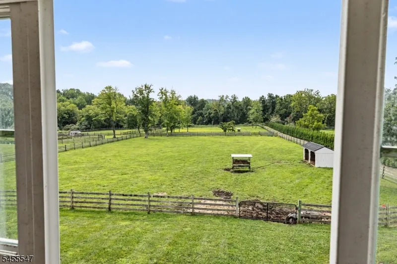 152 Harbourton Woodsville Hopewell, NJ 08530