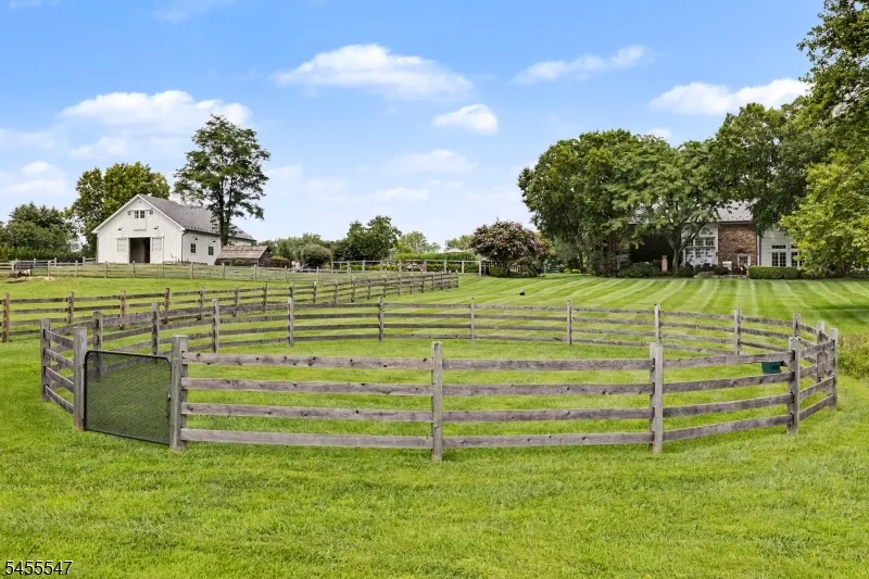 152 Harbourton Woodsville Hopewell, NJ 08530